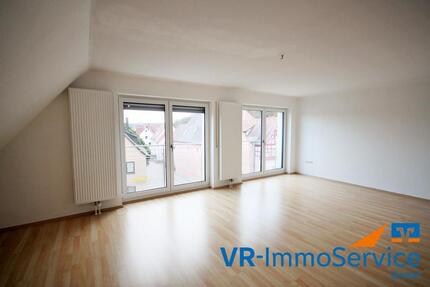 Helle 3-Zimmer-Dachgeschosswohnung mit Balkon in Großhabersdorf