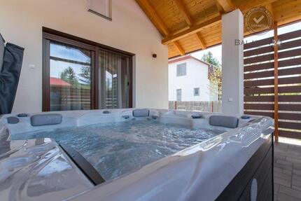 Modernes Ferienhaus mit Whirlpool & Klimaa am Balaton – bis zu 4 - Schweinfurt Bellevue