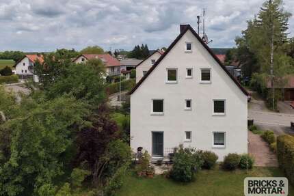 Haus zum Kaufen in Wiesenbach 280.000,00 € 171 m²