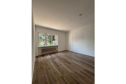 geräumige 2-Zimmer-Wohnung im Erdgeschoss mit Terrasse und Garten - Kirkel