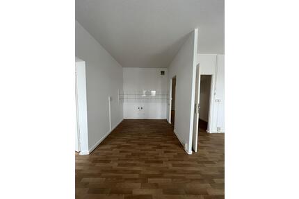 2 Zimmer. Innenstadt um die Ecke. Saale ganz nah. - Halle (Saale) Damaschkestraße