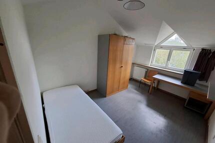 WG Zimmer in Uninähe Homburg - 272,00&nbsp;EUR Kaltmiete, ca.&nbsp; 17,00&nbsp;m&sup2; in Homburg (PLZ: 66424)