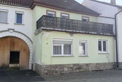 Haus zum Kaufen in Helmstadt 199.000,00 € 149 m²