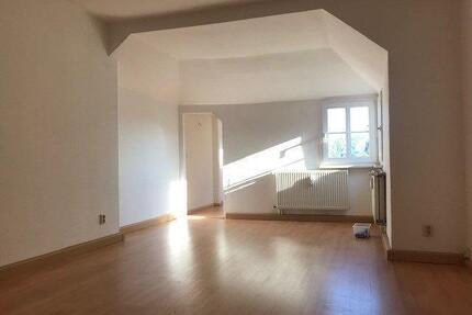 +++ Helle 3 Raum-Dachgeschoss-Wohnung in Merseburg +++