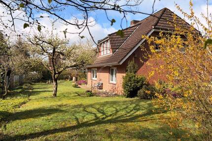 Zweifamilienhaus mit Garage in Schneverdingen