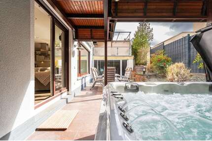 Haus zum Mieten in Hofheim am Taunus 3.950,00 € 222 m²