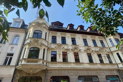 * 4 Zimmer * Stuck * Wohnküche * 2 Balkone * teilw. Parkett * GästeWC * - Leipzig Altlindenau