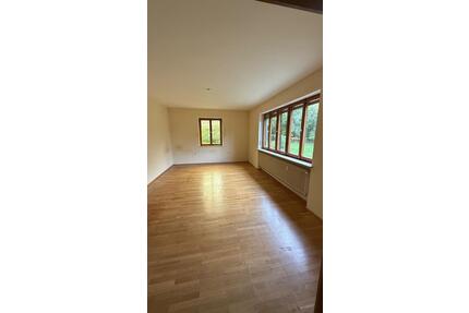 Wohnung zu vermieten - 2ZKB - 750,00&nbsp;EUR Kaltmiete, ca.&nbsp; 64,00&nbsp;m&sup2; in Maxhütte-Haidhof (PLZ: 93142)