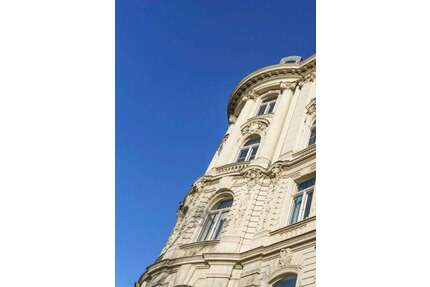 Haus zum Kaufen in Frankfurt a.M. 4.950.000,00 € 745 m²