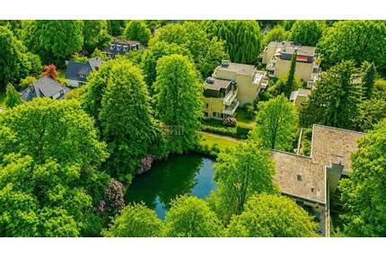 Urlaubsfeeling inklusive - Helle Wohnung mit Blick ins Grüne und Wasser + TG Platz - Hamburg Othmarschen