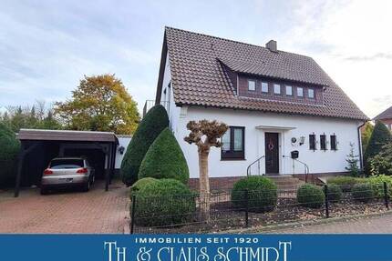 ***Reserviert*** Charmantes Wohnhaus mit Garage und Carport in zentraler Lage von Rastede