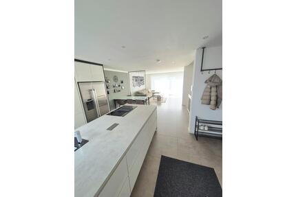 Neuwertiges und modernes Reihenmittelhaus in ruhiger Wohnlage - Walddorfhäslach