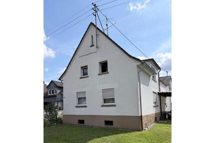 Altes Haus mit guter Substanz. - 300.000,00&nbsp;EUR Kaufpreis, ca.&nbsp; 135,00&nbsp;m&sup2; in Hennef (Sieg) (PLZ: 53773)