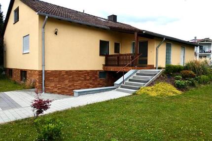 Geräumiges Einfamilienhaus mit großem Grundstück - Vohenstrauß