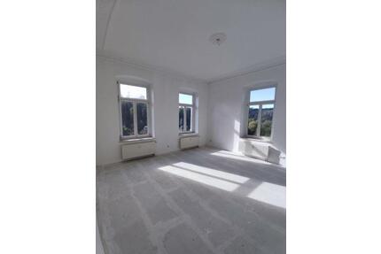 Schöne und helle 2 Zimmer-Wohnung, Küche, Diele, Bad - Grünhainichen