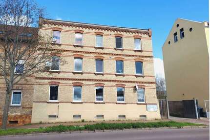 Haus zum Kaufen in Halle 309.000,00 € 265 m²