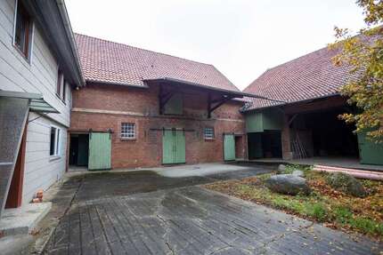 Haus zum Kaufen in Liebenburg 185.000,00 € 180 m²