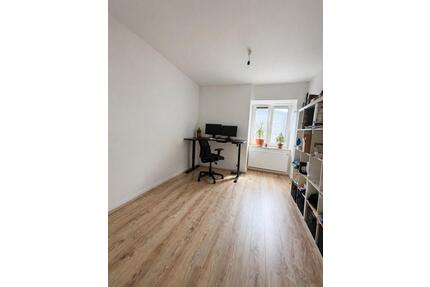 Helle Altbau Dachgeschosswohnung in Stadtnähe - Recklinghausen