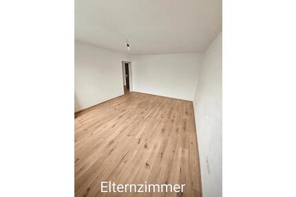 Exklusive 4-Zimmer-Wohnung - 2.400,00&nbsp;EUR Kaltmiete, ca.&nbsp; 99,00&nbsp;m&sup2; in Germering (PLZ: 82110)