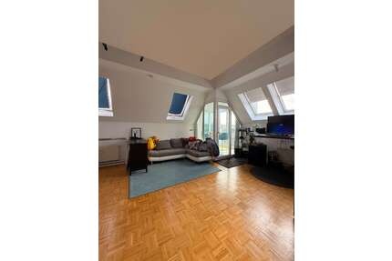 Wohnung zum Kaufen in Düsseldorf 220.000,00 € 65.8 m²