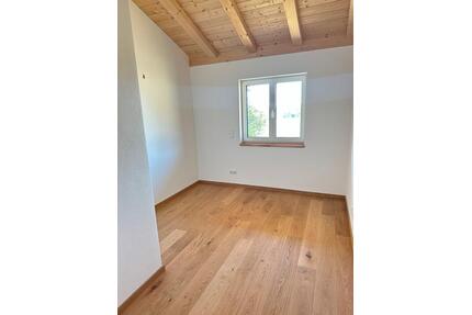Erstbezug: Moderne 3-Zimmer Neubauwohnung mit Balkon in Halfing