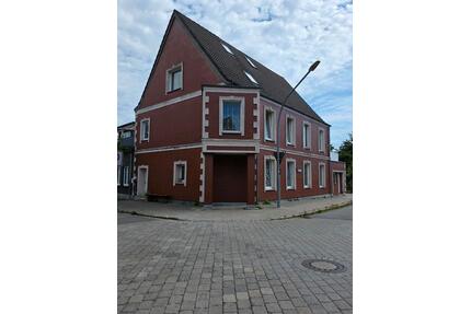 4 Familenhaus , Handwerkerhaus - 199.000,00&nbsp;EUR Kaufpreis, ca.&nbsp; 200,00&nbsp;m&sup2; in Friedrichstadt (PLZ: 25840)