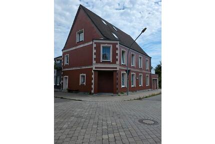 4 Familenhaus , Handwerkerhaus - 215.000,00&nbsp;EUR Kaufpreis, ca.&nbsp; 200,00&nbsp;m&sup2; in Friedrichstadt (PLZ: 25840)