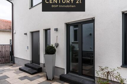 EIGENES TRAUM-HAUS! INDIVIDUELLE 76 m² AUF 2 ETAGENTOP Saniert - Frankfurt am Main Oberrad