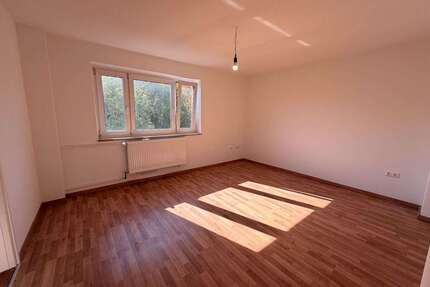 Wohnung zum Mieten in Augsburg 410,00 € 26.16 m²