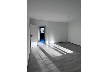 Modernisierte 3-ZKB mit Balkon & Stellplatz - Wiesbaden Bierstadt