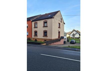 Einfamilienhaus in Hilbringen - 225.000,00&nbsp;EUR Kaufpreis, ca.&nbsp; 121,00&nbsp;m&sup2; in Merzig (PLZ: 66663)