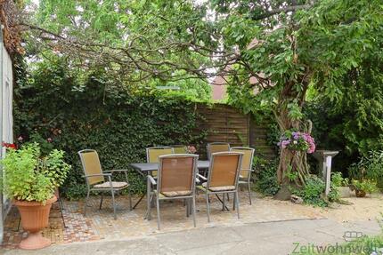 (EF0476_M) Dresden: Radebeul, kleines möbliertes Häuschen, Sitzecke im Garten, für Wochenendheimfahrer