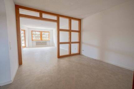 Sofort bezugsfrei: Modernisierte 2,5-Zi.-Wohnung mit Balkon & neuer Küche in Radolfzell
