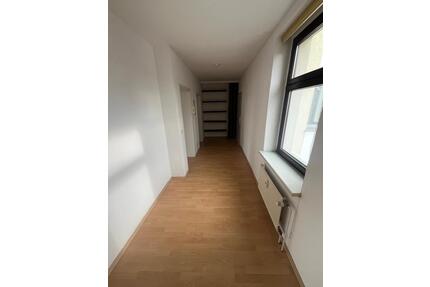 ATLAS IMMOBILIEN: Gepflegte Altbauwohnung mit viel Charme - Weimar
