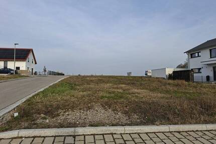 Familienglück oder Doppelhausprojekt: 585 m² Baugrundstück in Feldrandlage mit Bebauungsplan - Augsburg Hirblingen