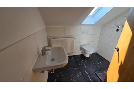 2-Zimmer Dachgeschosswohnung in Königstädten (65428) - Rüsselsheim am Main