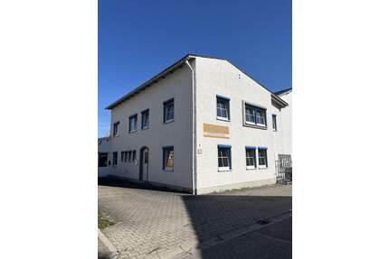 Haus zum Kaufen in Eggenfelden 650.000,00 € 245 m²