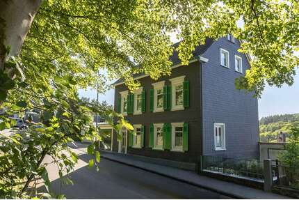 Haus zum Kaufen in Remscheid 275.000,00 € 196 m²