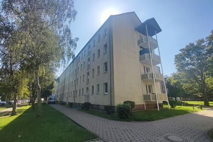 Erdgeschosswohnung - Drei Zimmer- Balkon-Idyllische Lage - Merseburg