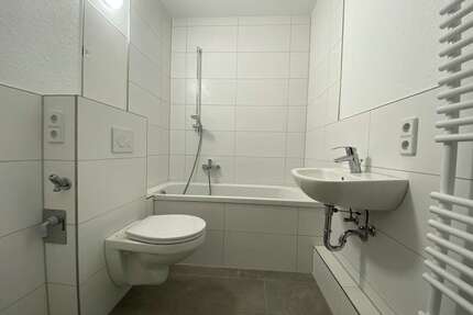 Wohnung zum Mieten in Suhl 298,87 € 54.46 m²