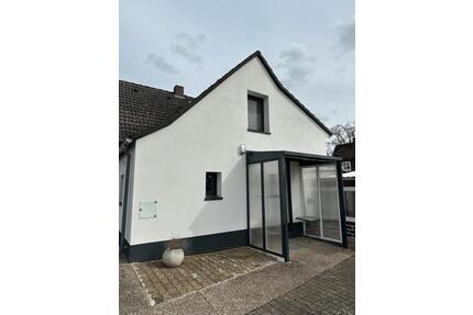 Haus zu verkaufen in Lüchow - 230.000,00&nbsp;EUR Kaufpreis, ca.&nbsp; 178,00&nbsp;m&sup2; in Lüchow (Wendland) (PLZ: 29439)