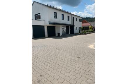 Zweifamilienhaus - 490.000,00&nbsp;EUR Kaufpreis, ca.&nbsp; 210,00&nbsp;m&sup2; in Freystadt (PLZ: 92342)