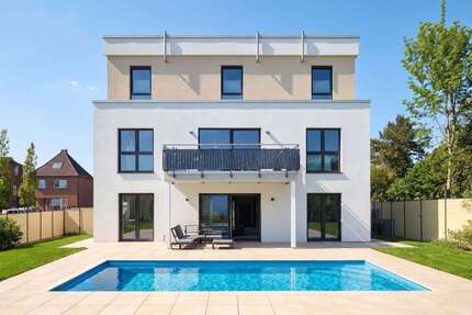 Haus zum Kaufen in Grevenbroich - Wevelinghoven 1.659.000,00 € 320 m²