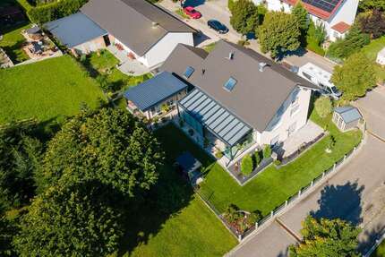 Haus zum Kaufen in Bayerbach bei Ergoldsbach 710.000,00 € 209 m²