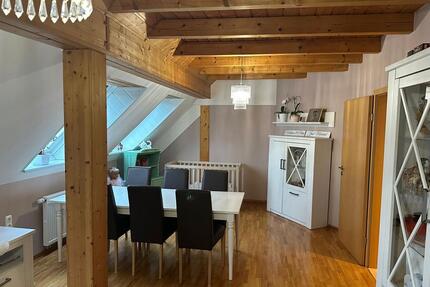 Charmante 85 m2 DG-Wohnung mit Empore & EBK - ab 01.06. - Willebadessen