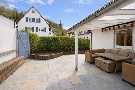 Charmante Doppelhaushälfte mit Garage und Garten in Tuttlingen- Nendingen! - Tuttlingen / Nendingen