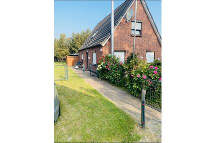 FerienhausHausNordsee bei Büsummit HundKaminSaunamit Zaun❤️❤️ - Wöhrden