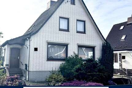 Grundstück zu verkaufen in Bremerhaven Schiffdorferdamm 169.000,00 € 831 m² - Bremerhaven / Schiffdorferdamm