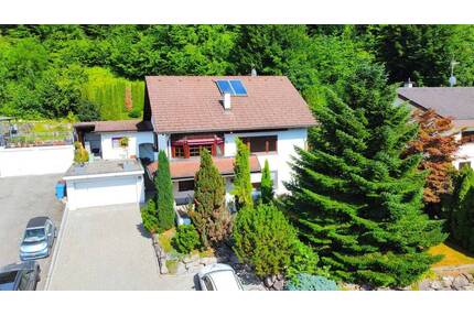 Attraktives Einfamilienhaus mit separater Einliegerwohnung in beliebter Lage von Kadelburg zu verkaufen - Küssaberg