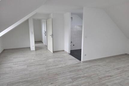 Helle 38-qm-Dachgeschosswohnung in Wolfsburg - ab sofort frei